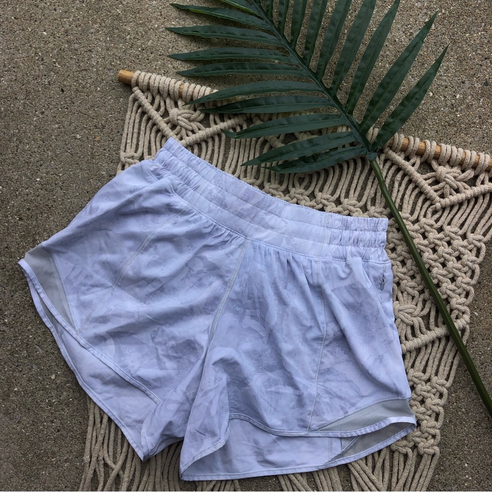 Lululemon Hotty Hot Shorts Size 4 Tall - Mini Tropical Shadow Starlight